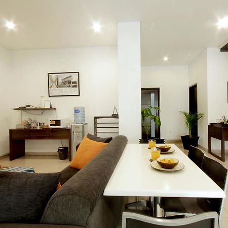 Omah Dasar Hotel Jakarta Extérieur photo